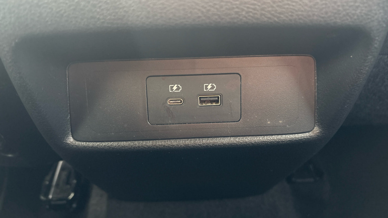 Nissan Qashqai 1.3 DiG-T MH N-Connecta 5dr Petrol Hatchback